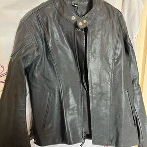 Motorcycles jacket 
Padded shoulders, elbows and back 
Fully armored thick lthr